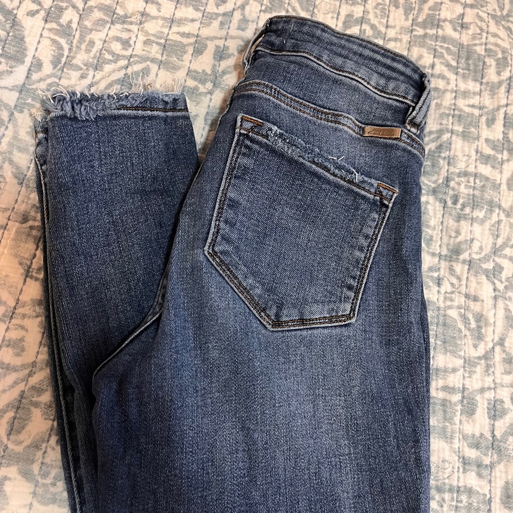 Distressed skinny KanCan size 27/4 jeans